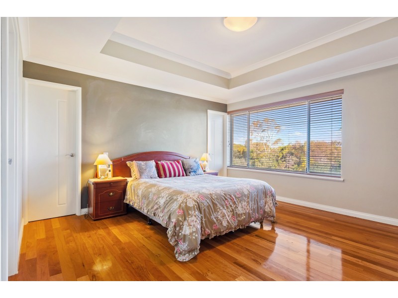 11 Naroona Drive, Dalyellup WA 6230