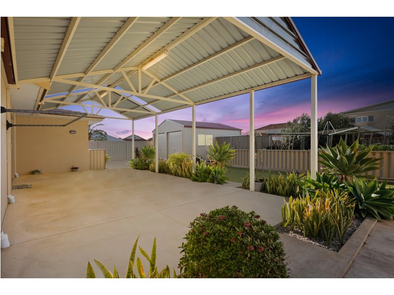 11 Naroona Drive, Dalyellup WA 6230