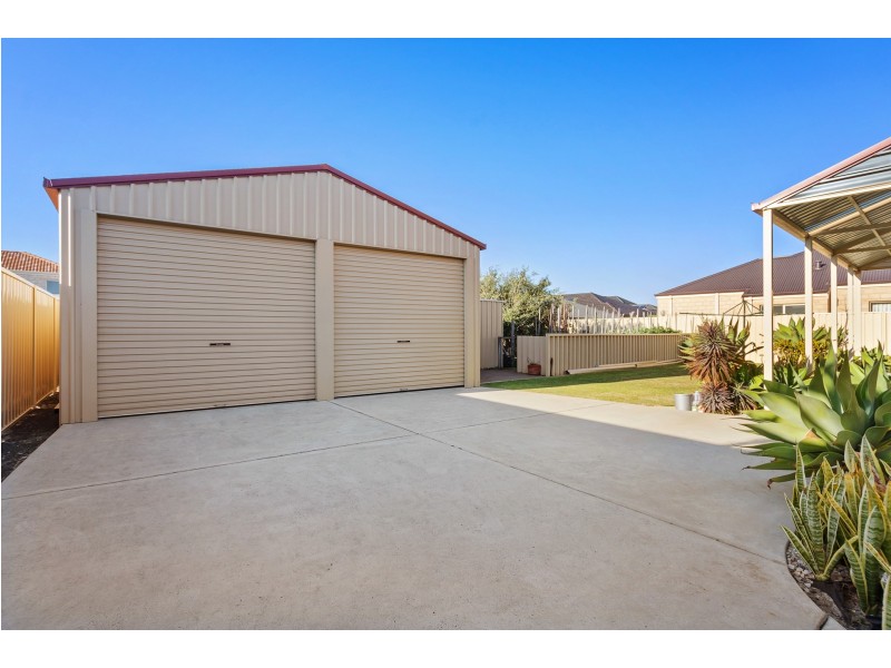 11 Naroona Drive, Dalyellup WA 6230