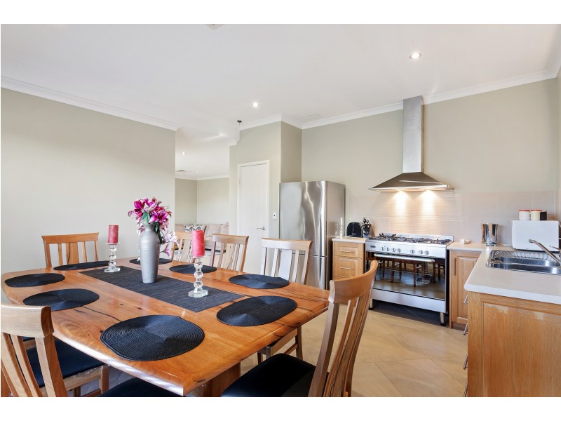 11 Naroona Drive, Dalyellup WA 6230