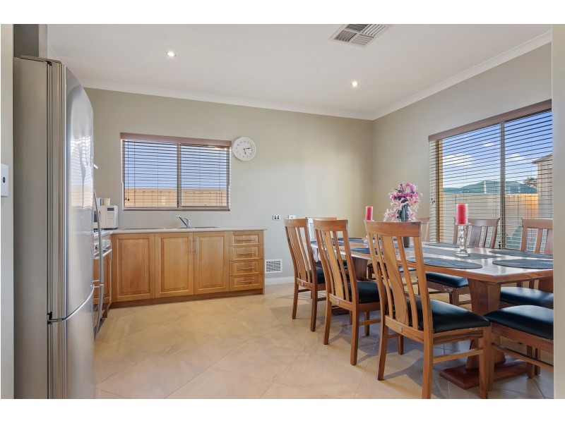 11 Naroona Drive, Dalyellup WA 6230