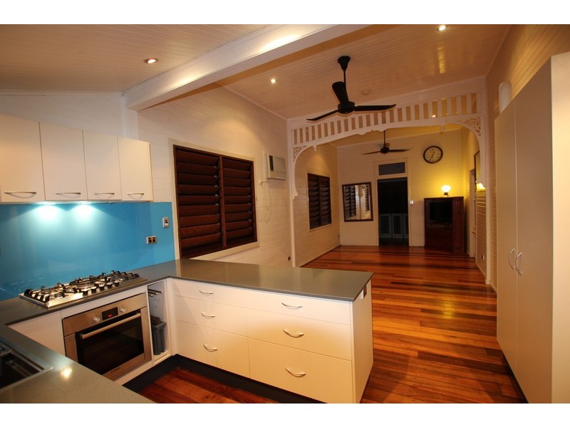 3 Beryl Street, Cairns North QLD 4870