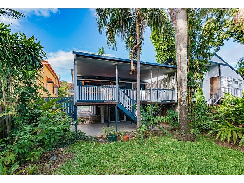3 Beryl Street, Cairns North QLD 4870
