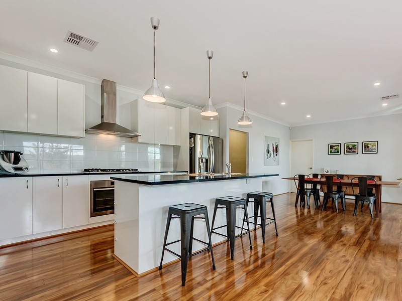 2 Sandpiper Street, Harrisdale WA 6112