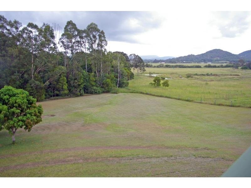 8 Pearce Drive, Maroochy River QLD 4561