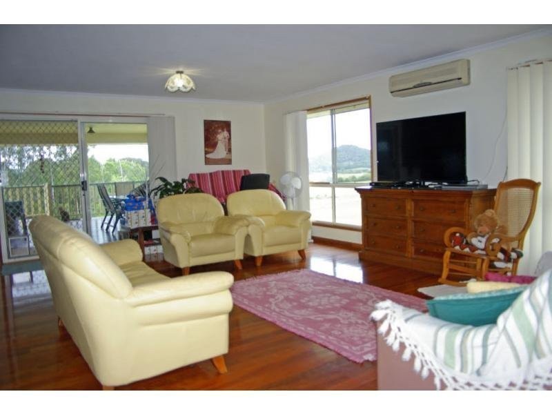 8 Pearce Drive, Maroochy River QLD 4561