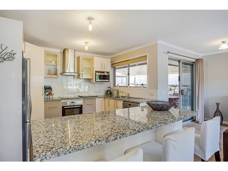 61 Rainbow Drive, Mudgeeraba QLD 4213