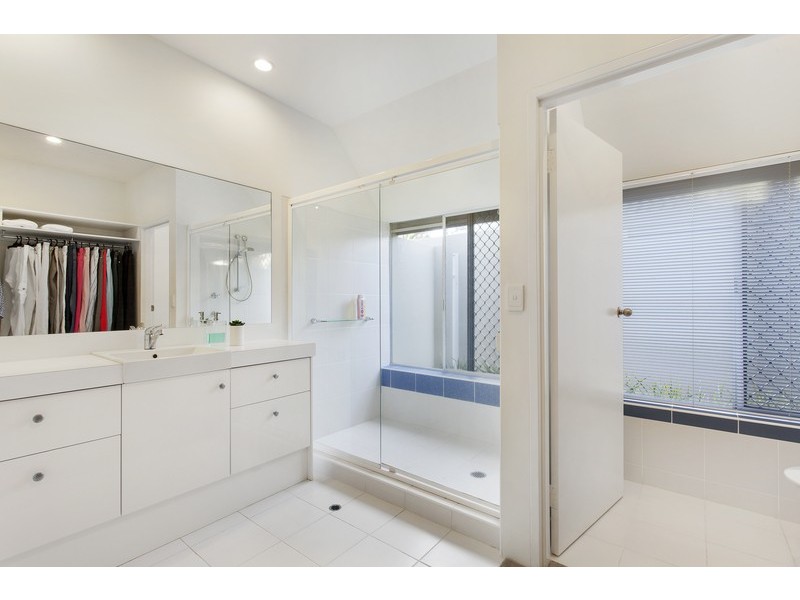 24 Viking Court, Paradise Waters QLD 4217