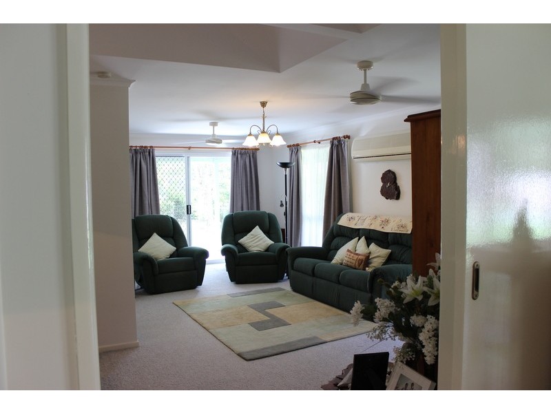 13 Amos Road, Booral QLD 4655