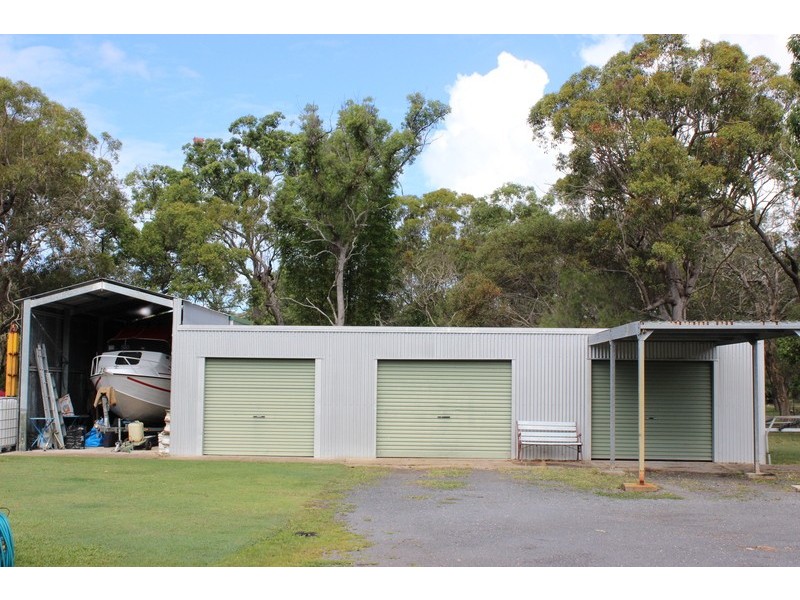 13 Amos Road, Booral QLD 4655