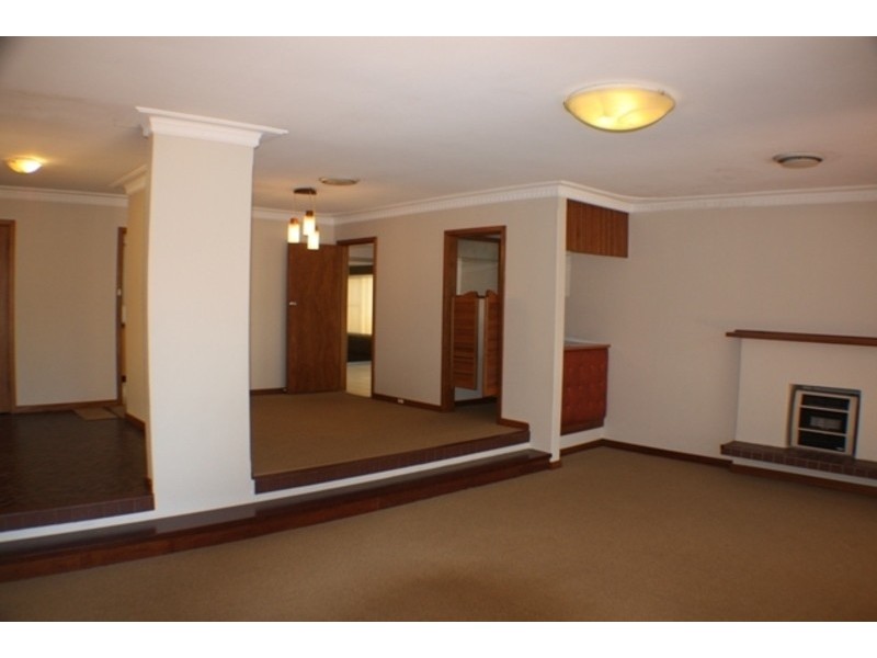 14 Lakeside Terrace, Mount Pleasant WA 6153