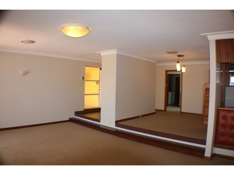 14 Lakeside Terrace, Mount Pleasant WA 6153