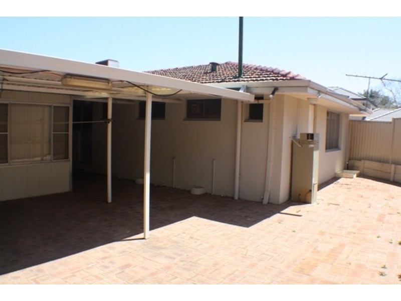 14 Lakeside Terrace, Mount Pleasant WA 6153