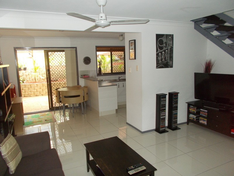 9/8 Sara street, Ashmore QLD 4214