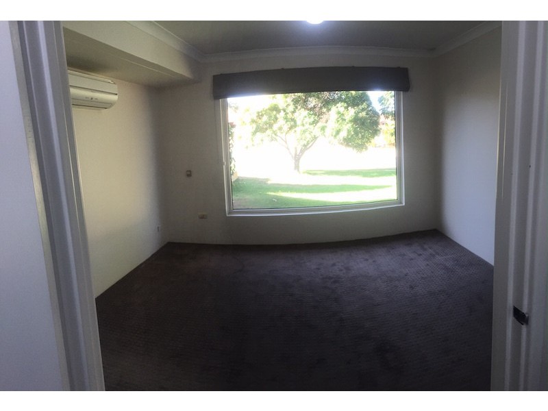 19 Whitcombe Way, Alexander Heights WA 6064
