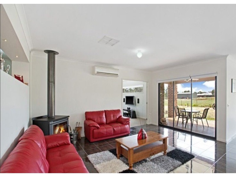 13-15  Scarlett St, Avenel VIC 3664