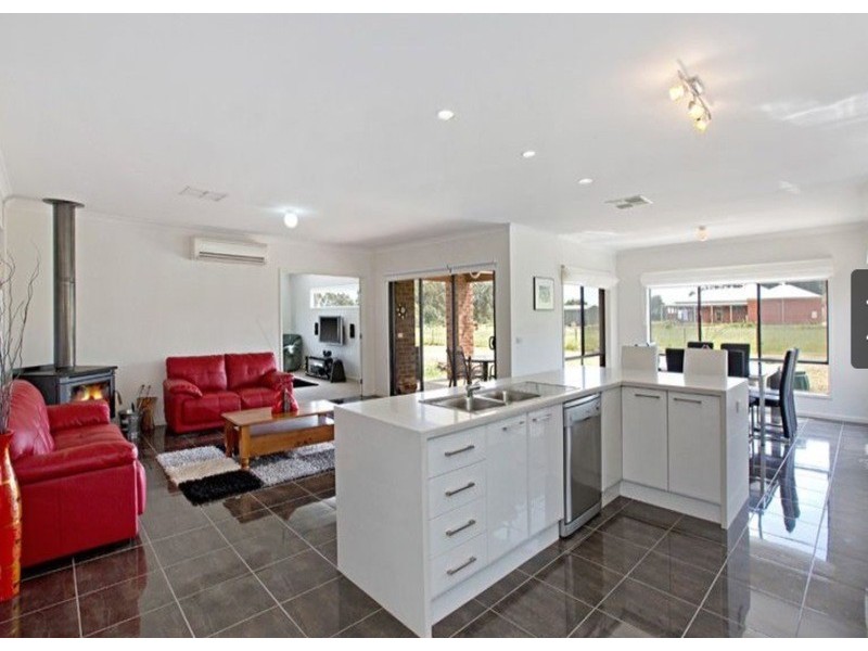 13-15  Scarlett St, Avenel VIC 3664