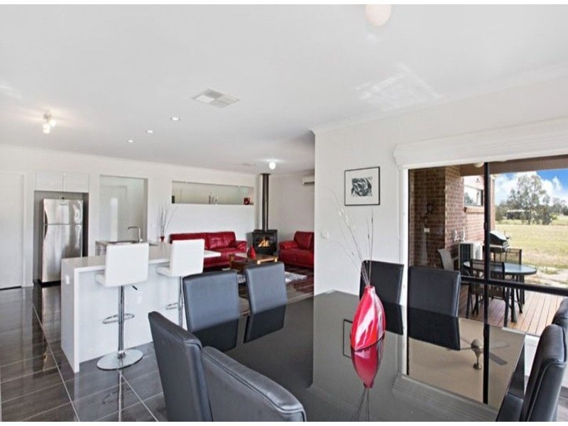 13-15  Scarlett St, Avenel VIC 3664