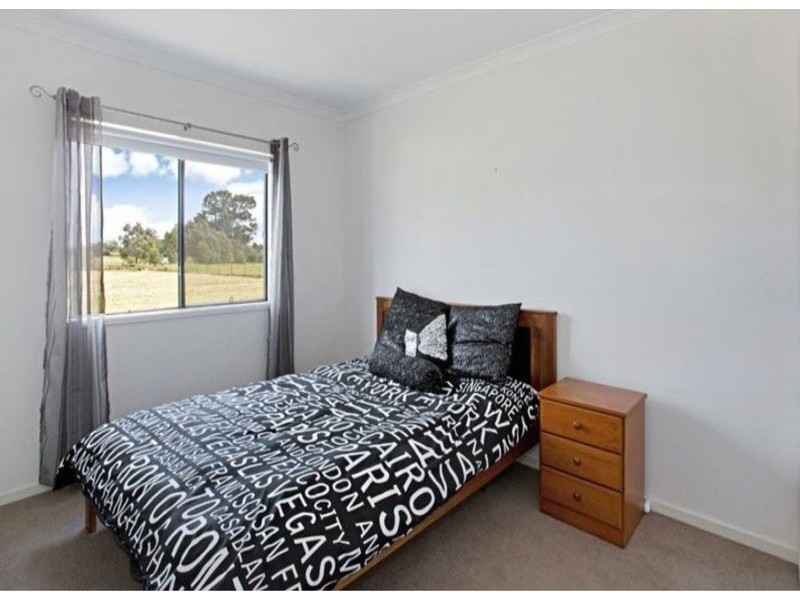 13-15  Scarlett St, Avenel VIC 3664