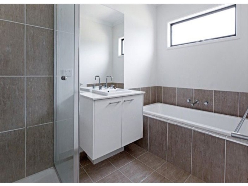 13-15  Scarlett St, Avenel VIC 3664