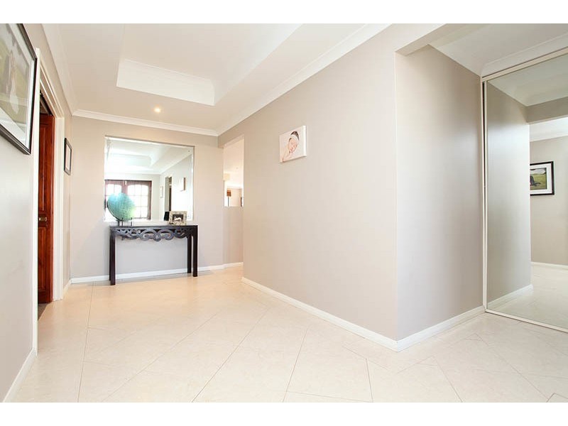 27  Tullow Gardens, Darch WA 6065