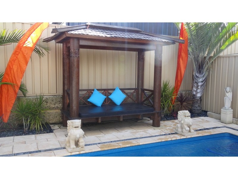 27  Tullow Gardens, Darch WA 6065