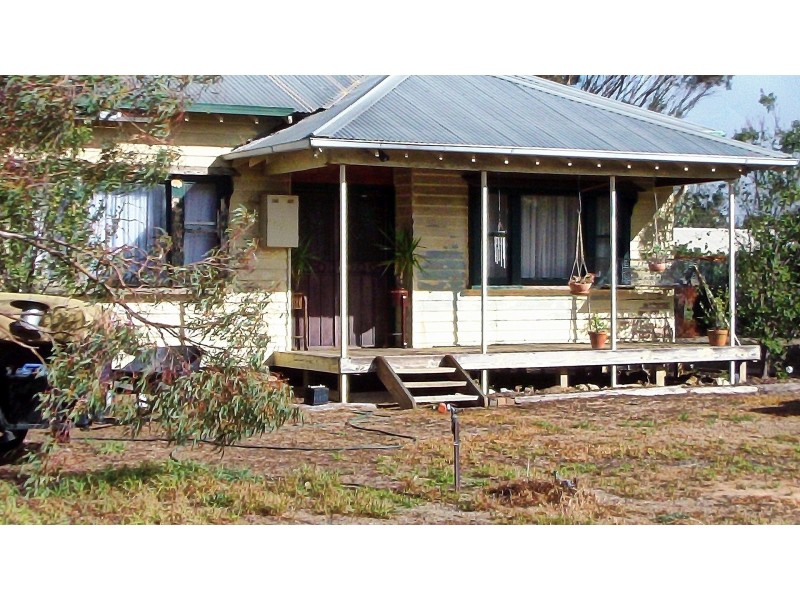 8 Simpson Avenue, Rupanyup VIC 3388