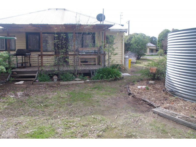 8 Simpson Avenue, Rupanyup VIC 3388