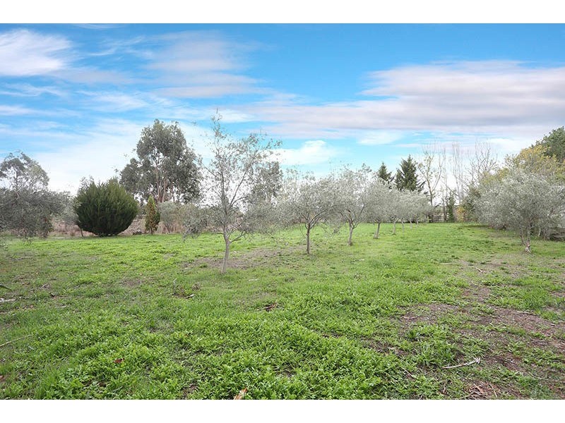 1566  Calder Highway, Taradale VIC 3447