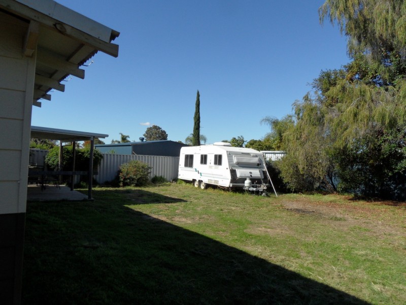 15 Murdoch Dve, Greenfields WA 6210