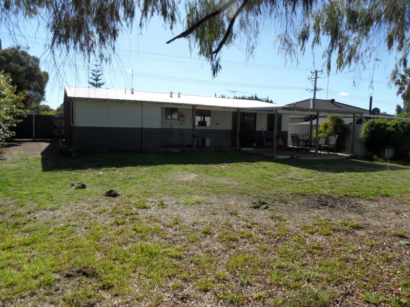 15 Murdoch Dve, Greenfields WA 6210