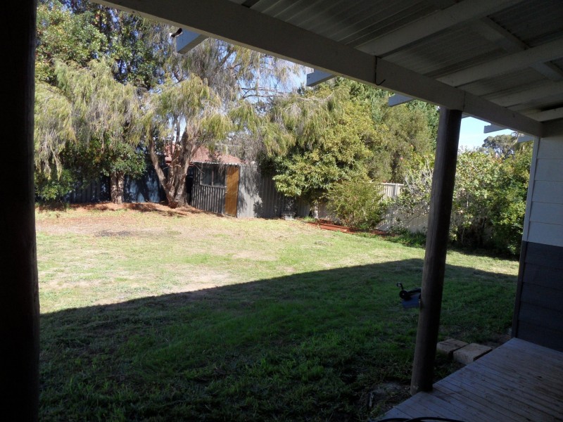 15 Murdoch Dve, Greenfields WA 6210