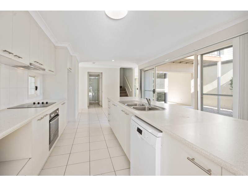 11  Tarawa Street, Parrearra QLD 4575