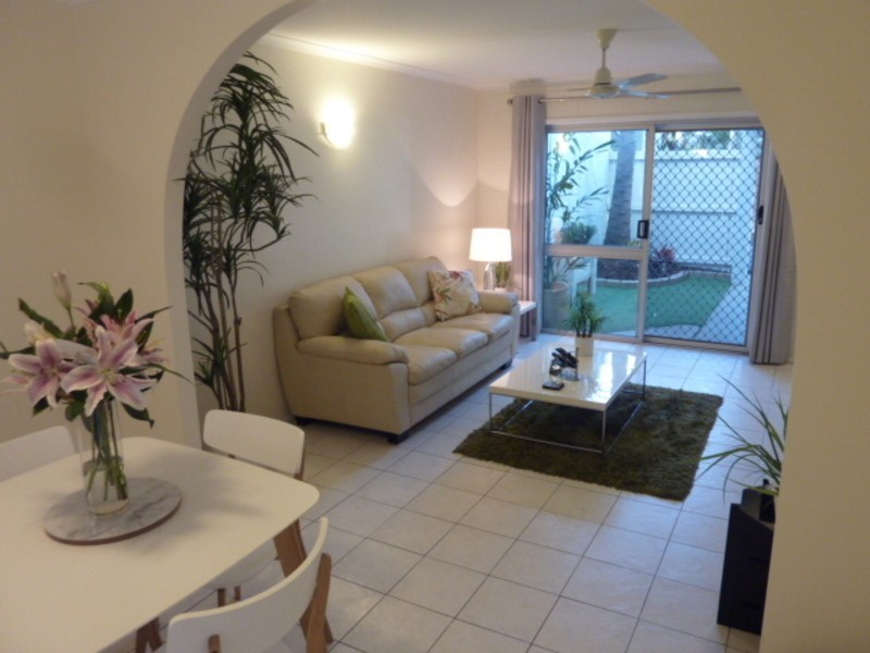 6/21 Bouganvillea Street, Holloways Beach QLD 4878