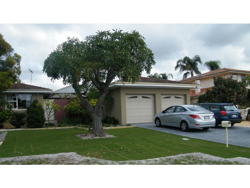 21 Lennox Rd, Thornlie WA 6108