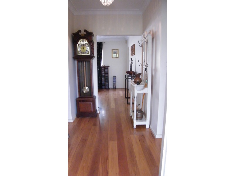 21 Lennox Rd, Thornlie WA 6108