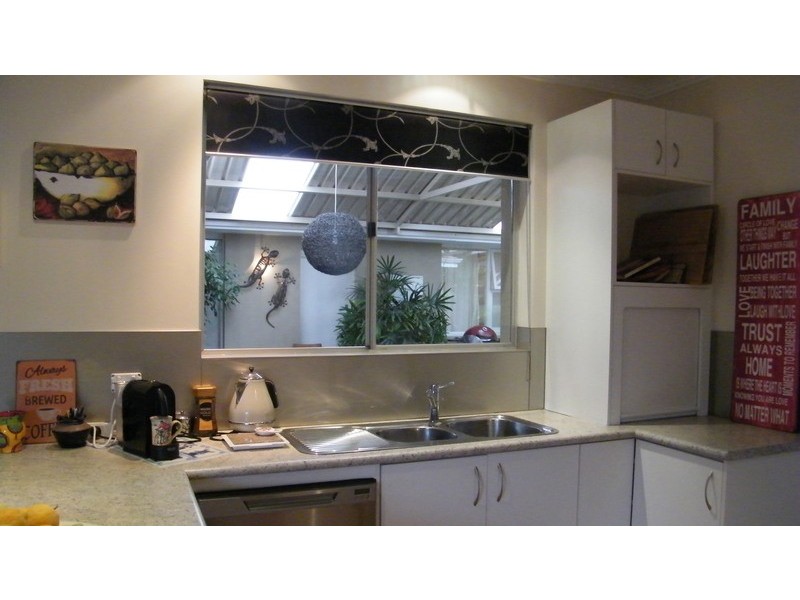 21 Lennox Rd, Thornlie WA 6108