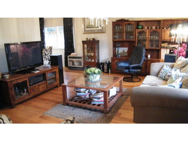 21 Lennox Rd, Thornlie WA 6108