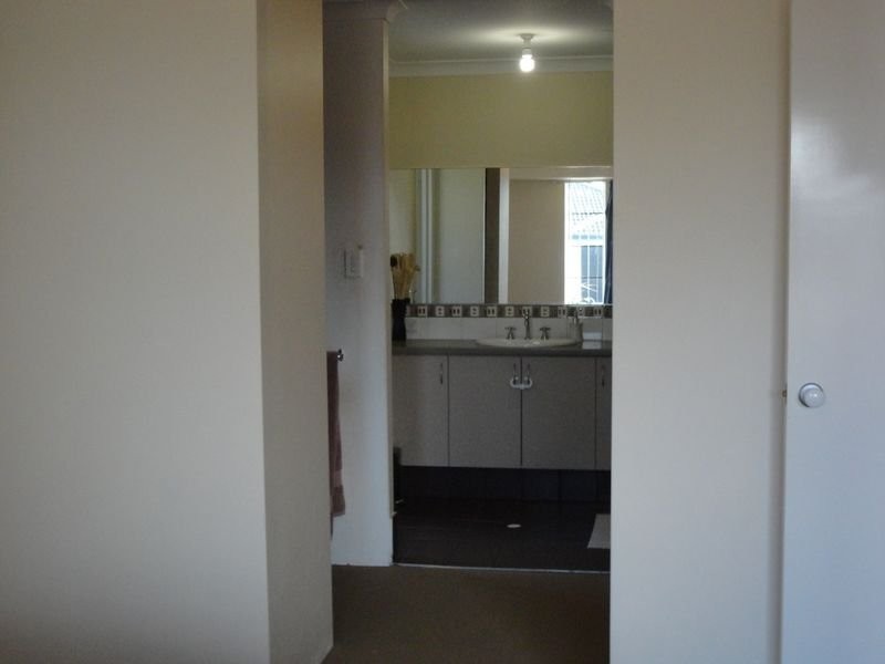 4 Eton court, Parmelia WA 6167