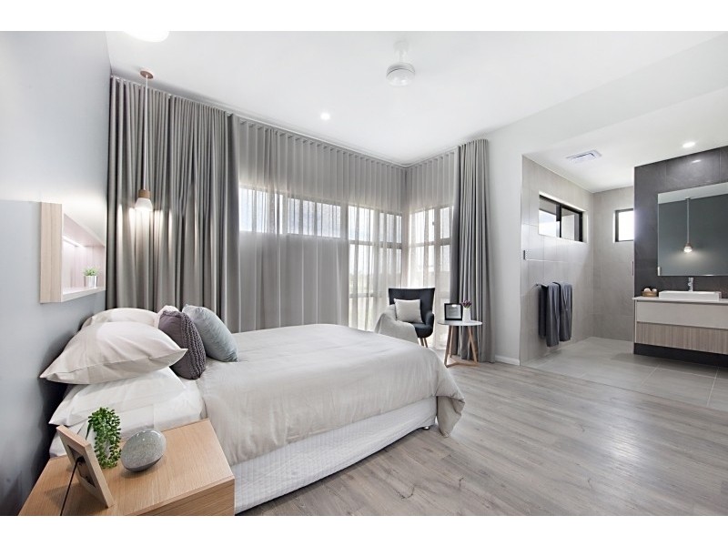 121 Sanctum Boulevard, Mount Low QLD 4818