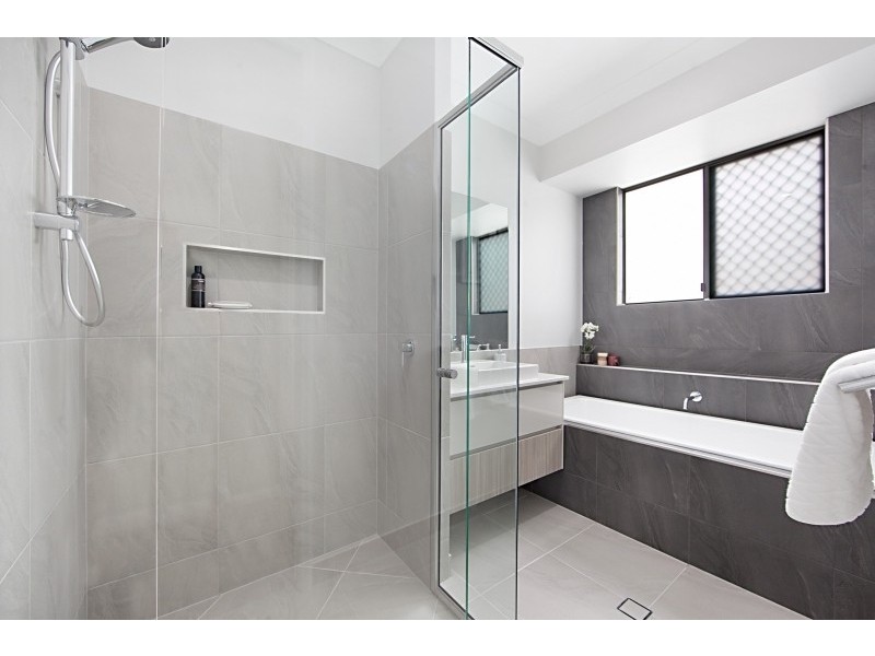 121 Sanctum Boulevard, Mount Low QLD 4818