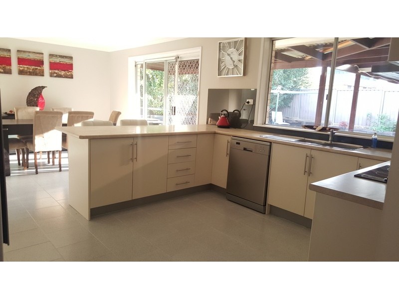 17 Marcellus Place, Rosemeadow NSW 2560