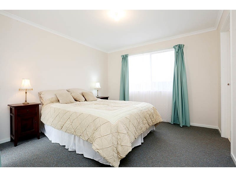 6 Irving Road, Cowes VIC 3922