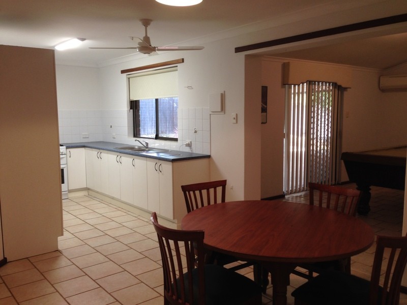 18  Palm Terrace, Forrestfield WA 6058