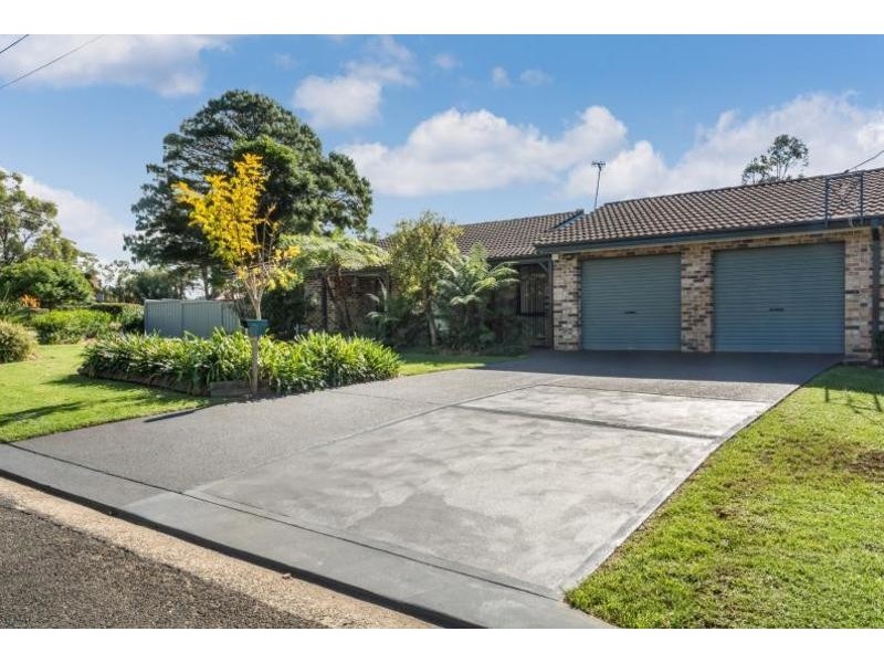 4 Caroola Parade, North Nowra NSW 2541