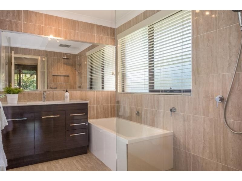 4 Caroola Parade, North Nowra NSW 2541