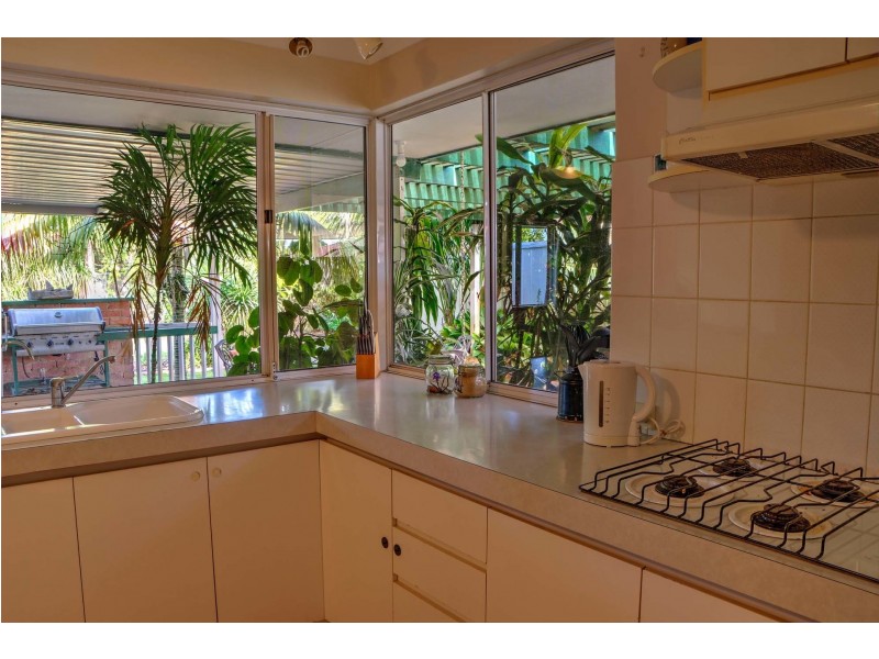 27 Chelmsford Avenue, Port Kennedy WA 6172