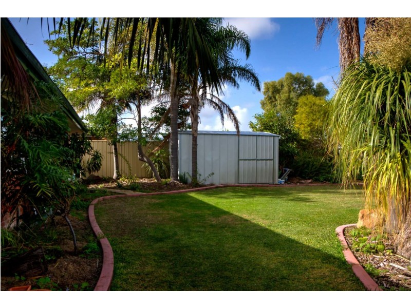 27 Chelmsford Avenue, Port Kennedy WA 6172