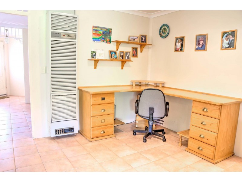 27 Chelmsford Avenue, Port Kennedy WA 6172