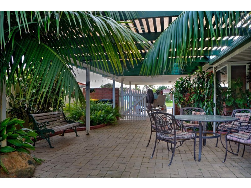 27 Chelmsford Avenue, Port Kennedy WA 6172